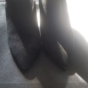 MK Gently Worn Black Booties